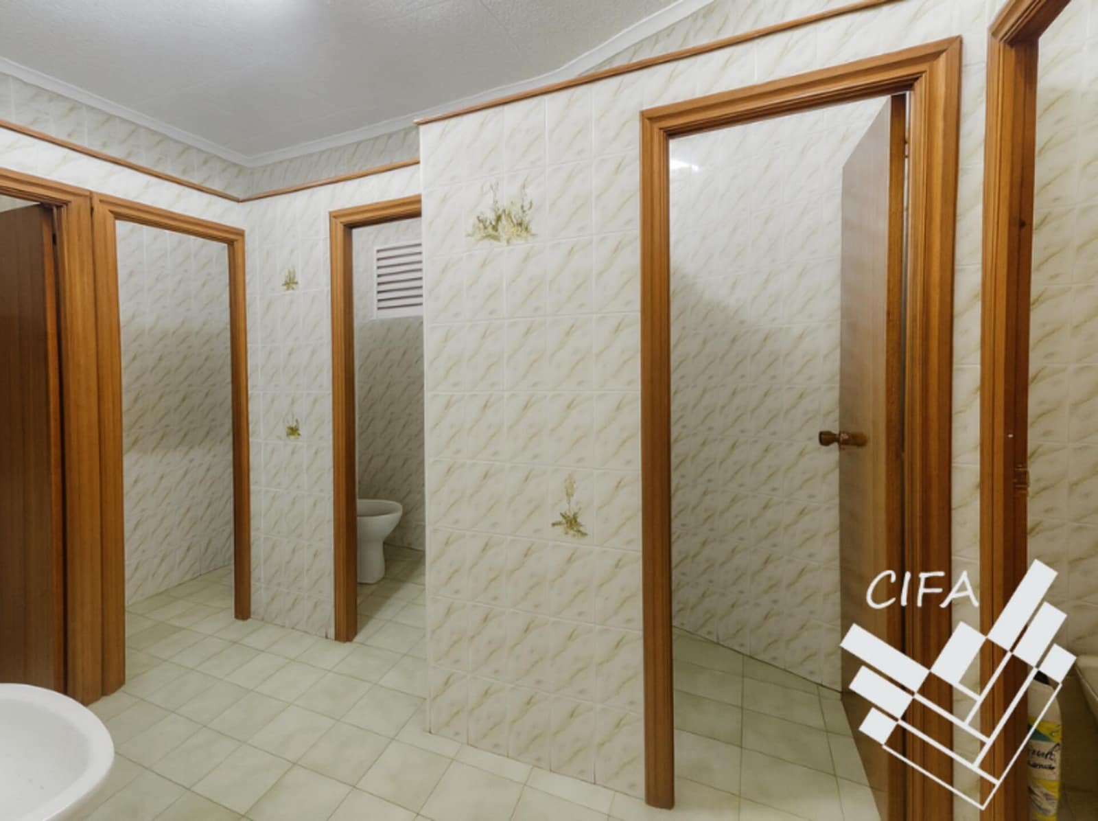 Commercial for sale in Vinaros - € 350,000 (Ref: 9379496)