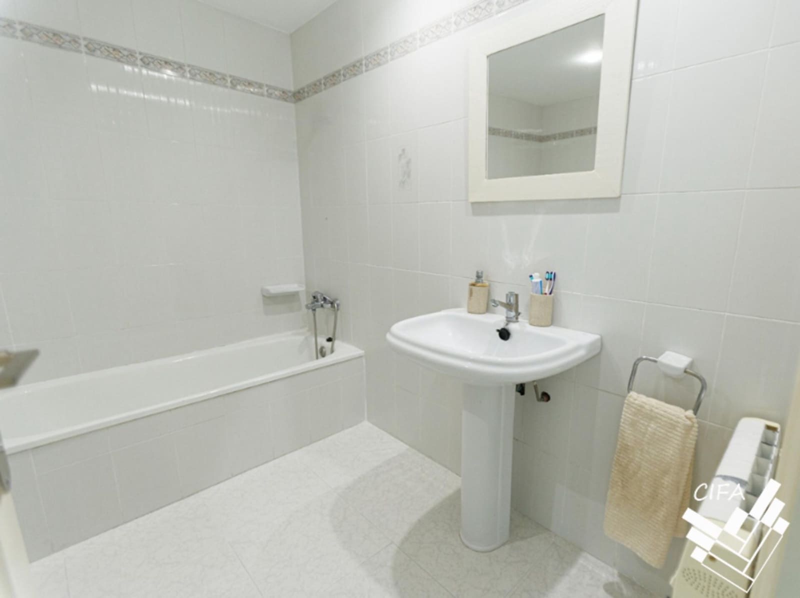 4 bedroom Flat for sale in Vinaros - € 330,000 (Ref: 9379501)