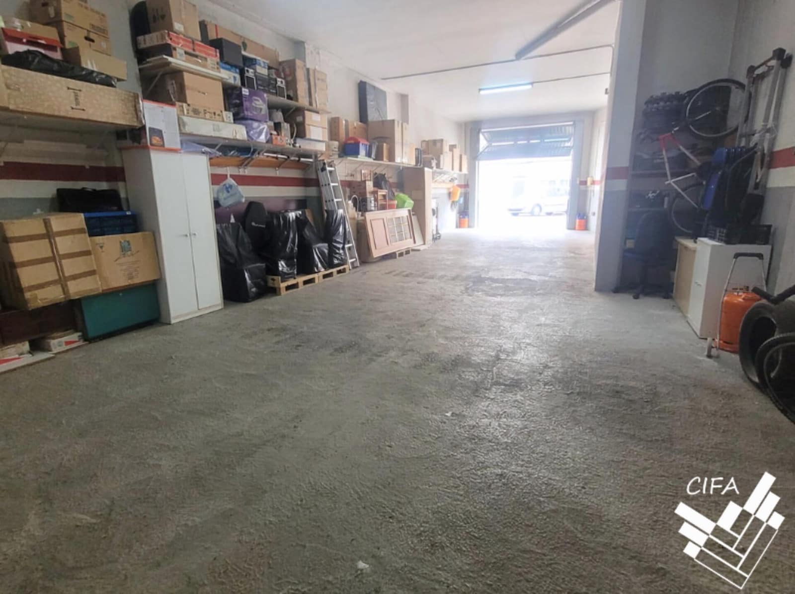 Commercial for sale in Vinaros - € 81,000 (Ref: 9379502)