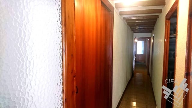 4 bedroom Townhouse for sale in Sant Mateu with garage - € 95,000 (Ref: 9379506)