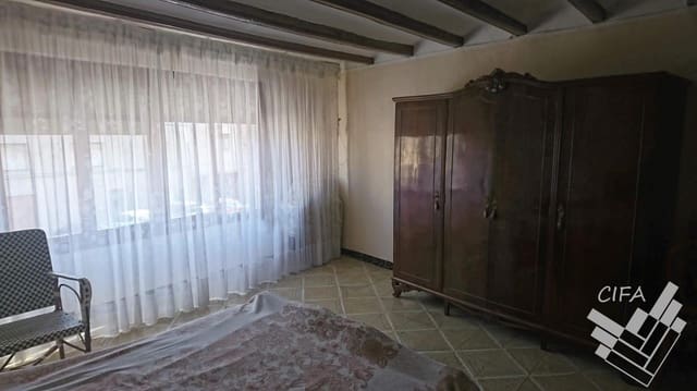 4 bedroom Townhouse for sale in Sant Mateu with garage - € 95,000 (Ref: 9379506)
