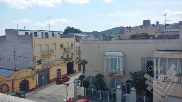 4 bedroom Townhouse for sale in Sant Mateu with garage - € 95,000 (Ref: 9379506)