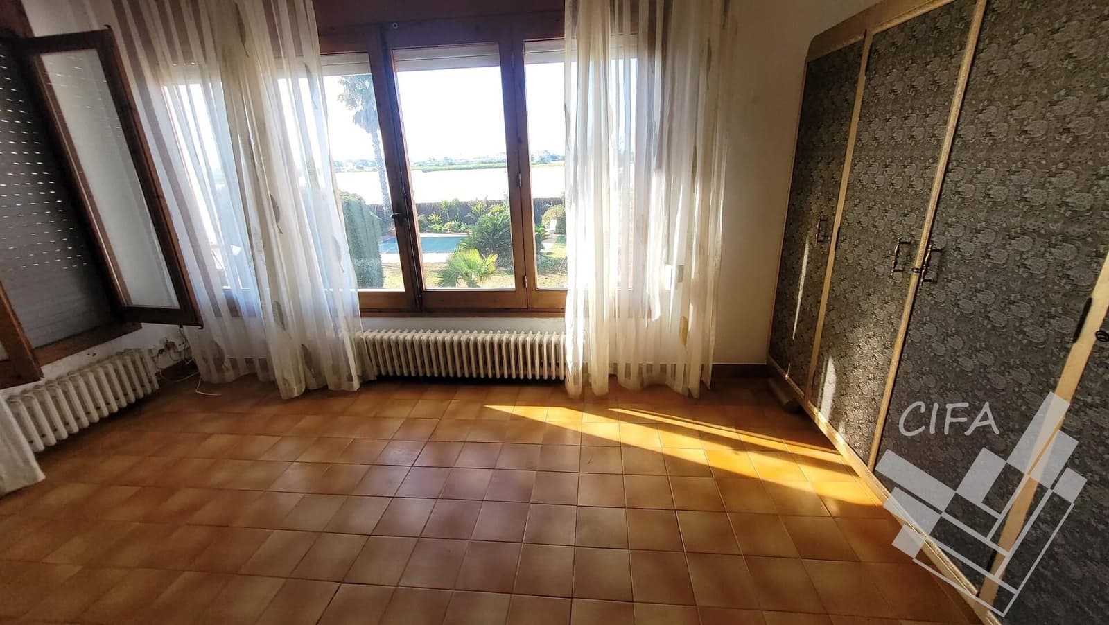Chalet de 3 habitaciones en Vinaròs en venta con garaje - 440.000 € (Ref: 9379512)