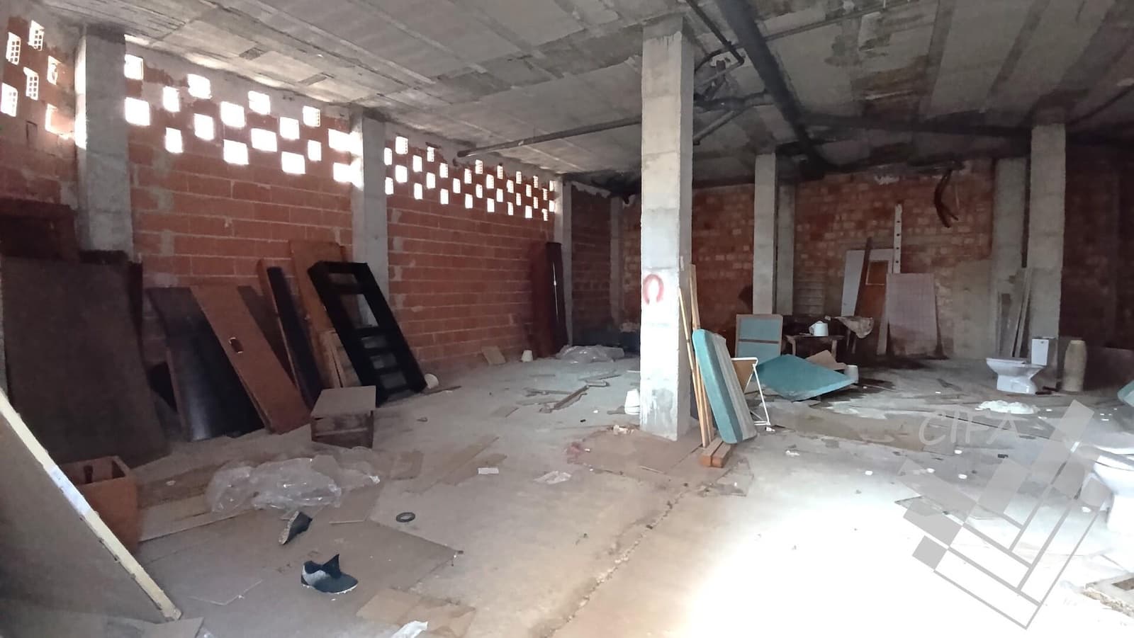 Commercial for sale in Benicarlo - € 109,000 (Ref: 9382879)