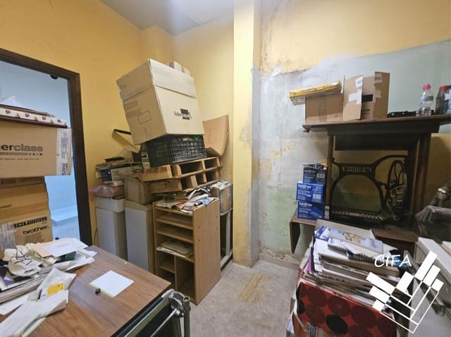 Commercial for sale in Vinaròs - € 150,000 (Ref: 9382882)