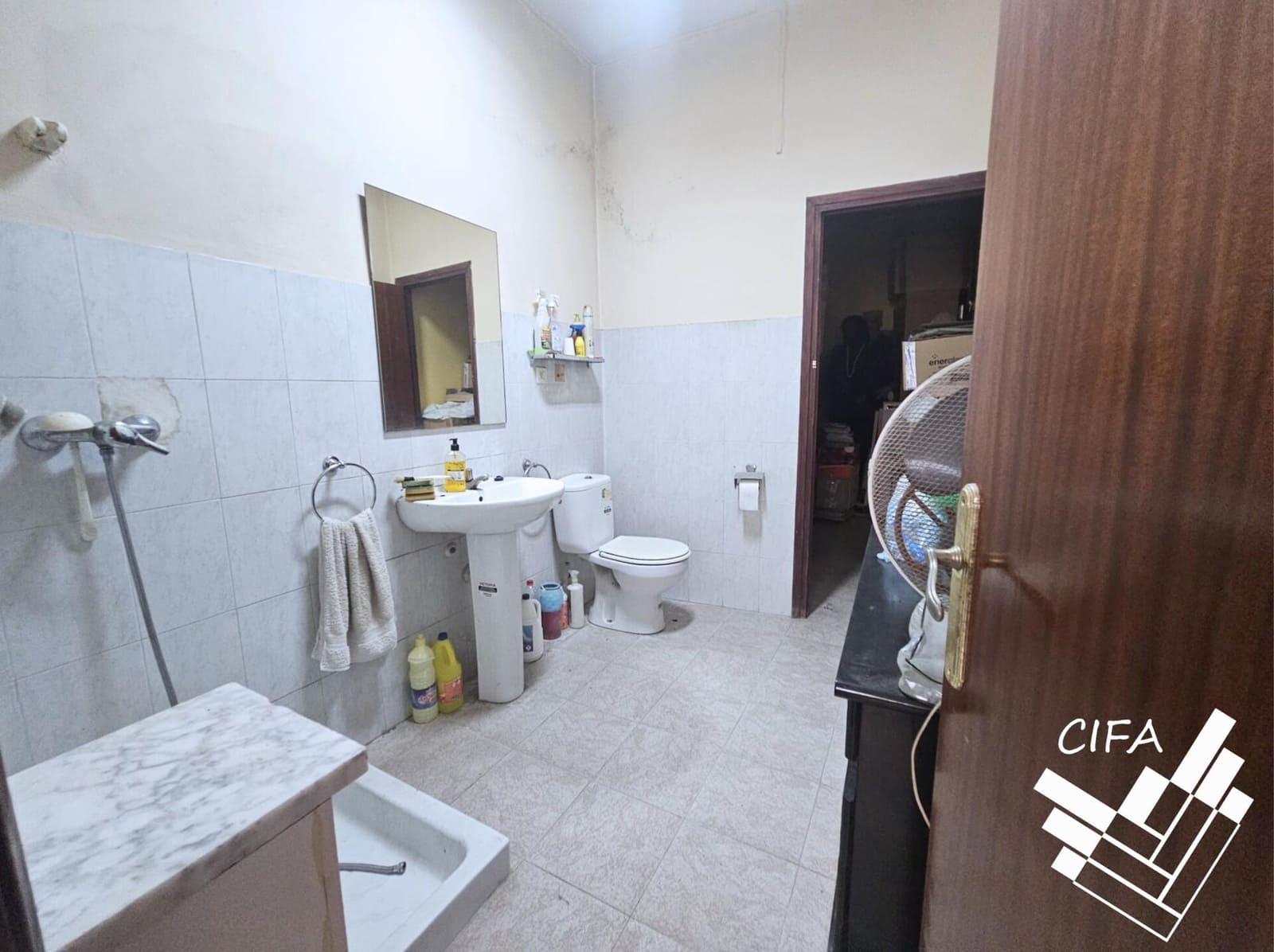 Commercial for sale in Vinaros - € 150,000 (Ref: 9382882)