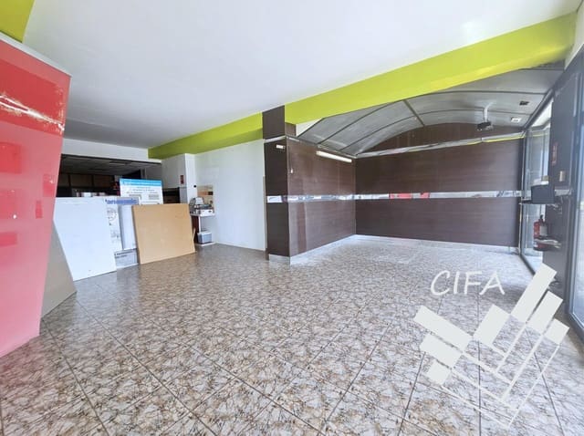 Kaupallinen myytävänä paikassa Vinaròs - 220 000 € (Ref: 9382888)