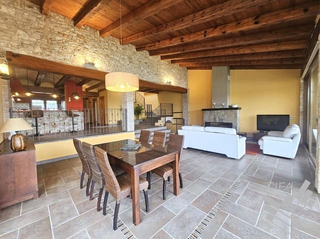 5 slaapkamer Villa te koop in Sant Jordi met garage - € 925.000 (Ref: 9382893)