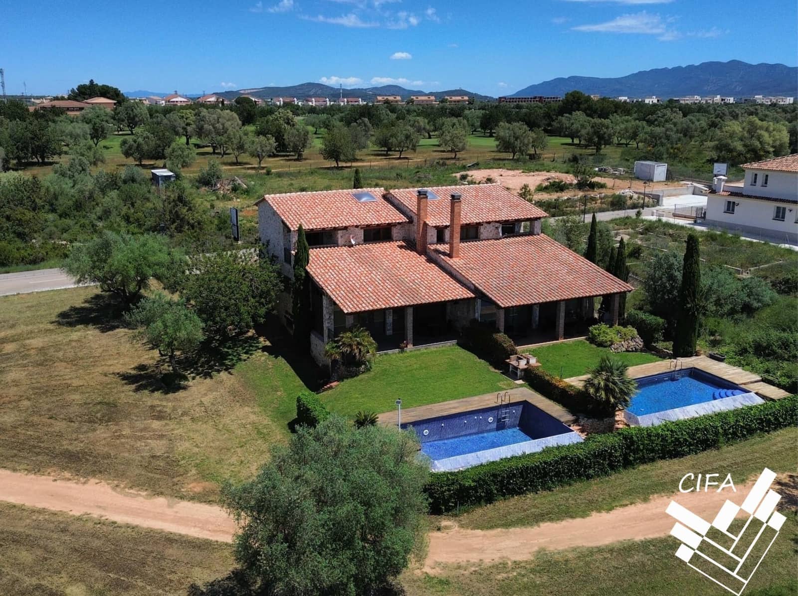 5 sypialnia Willa na sprzedaż w Sant Jordi z garażem - 925 000 € (Ref: 9382893)