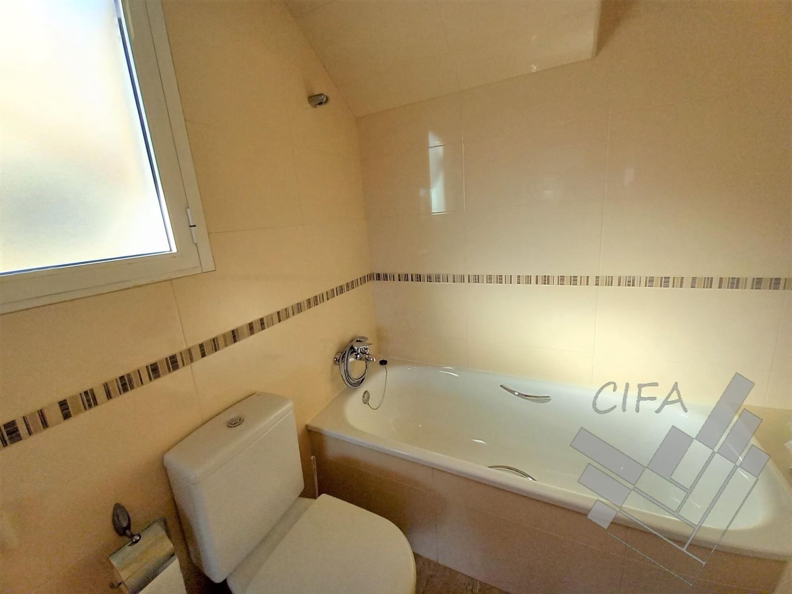 5 makuuhuone Huvila myytävänä paikassa Vinaros mukana 
autotalli - 475 000 € (Ref: 9382899)