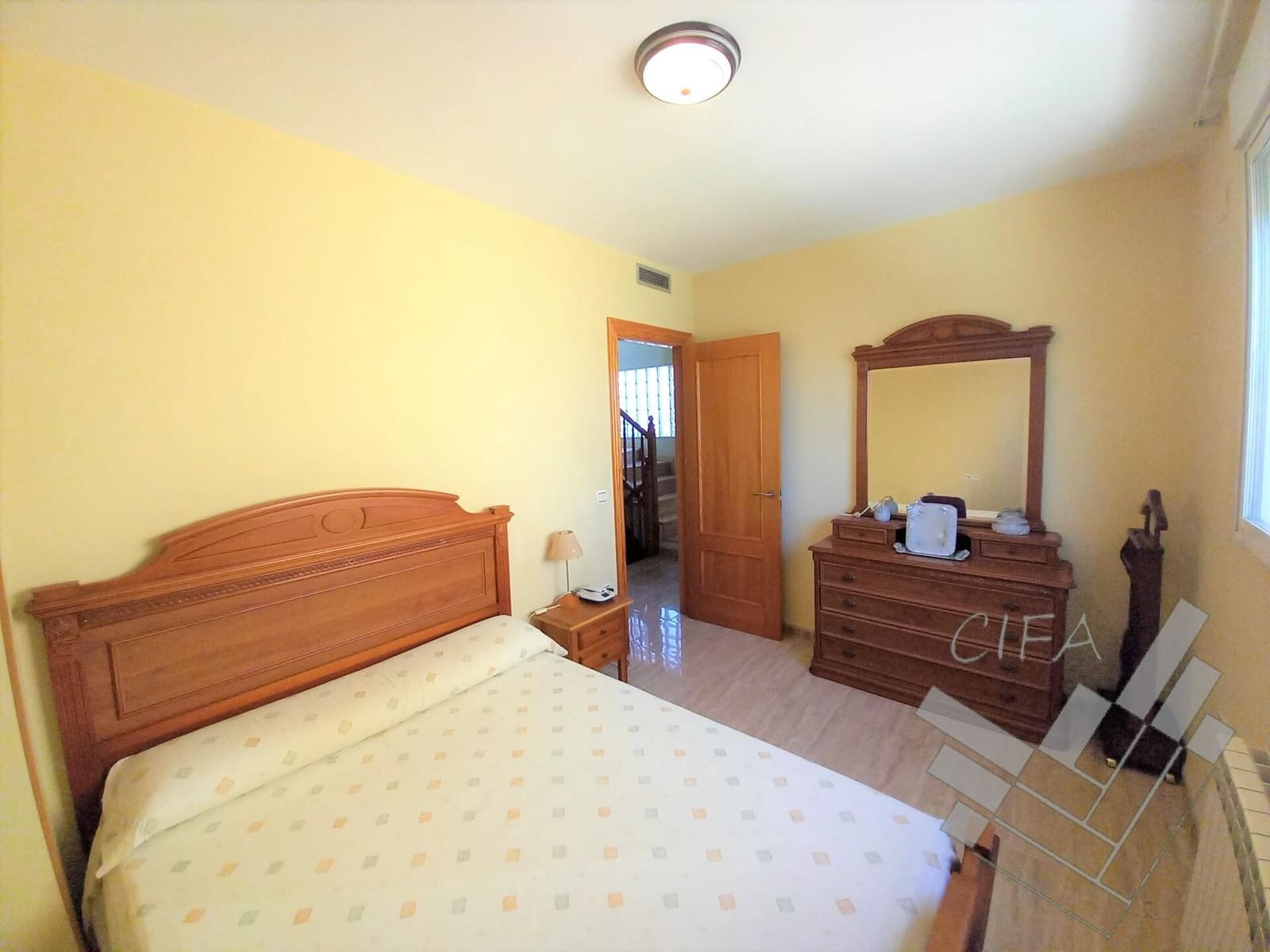 5 bedroom Villa for sale in Vinaros with garage - € 475,000 (Ref: 9382899)