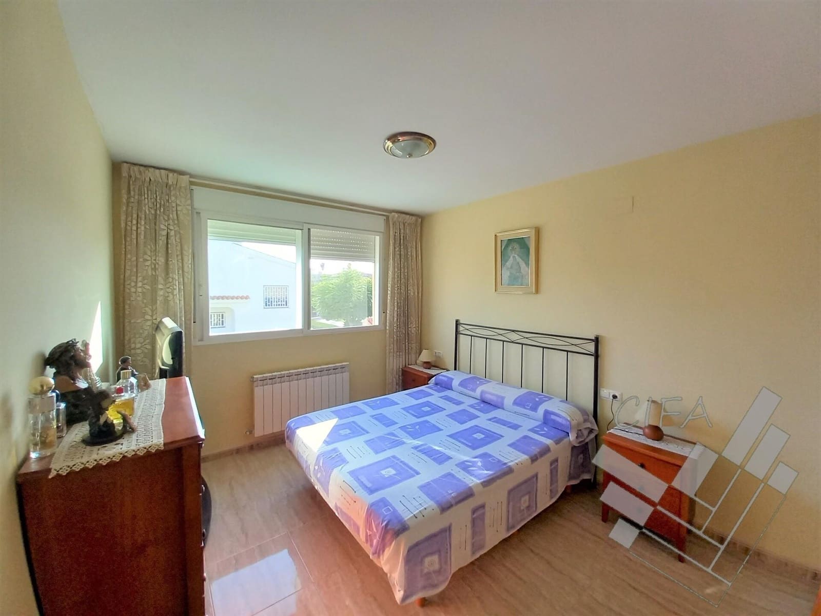 5 bedroom Villa for sale in Vinaros with garage - € 475,000 (Ref: 9382899)