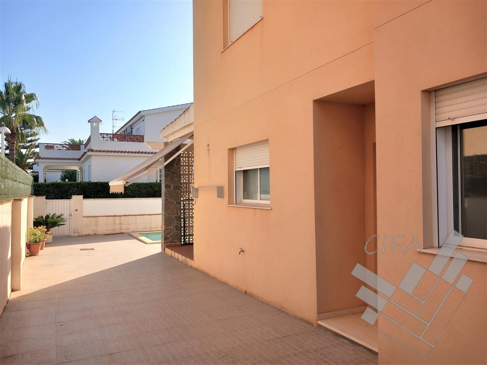 5 bedroom Villa for sale in Vinaros with garage - € 475,000 (Ref: 9382899)