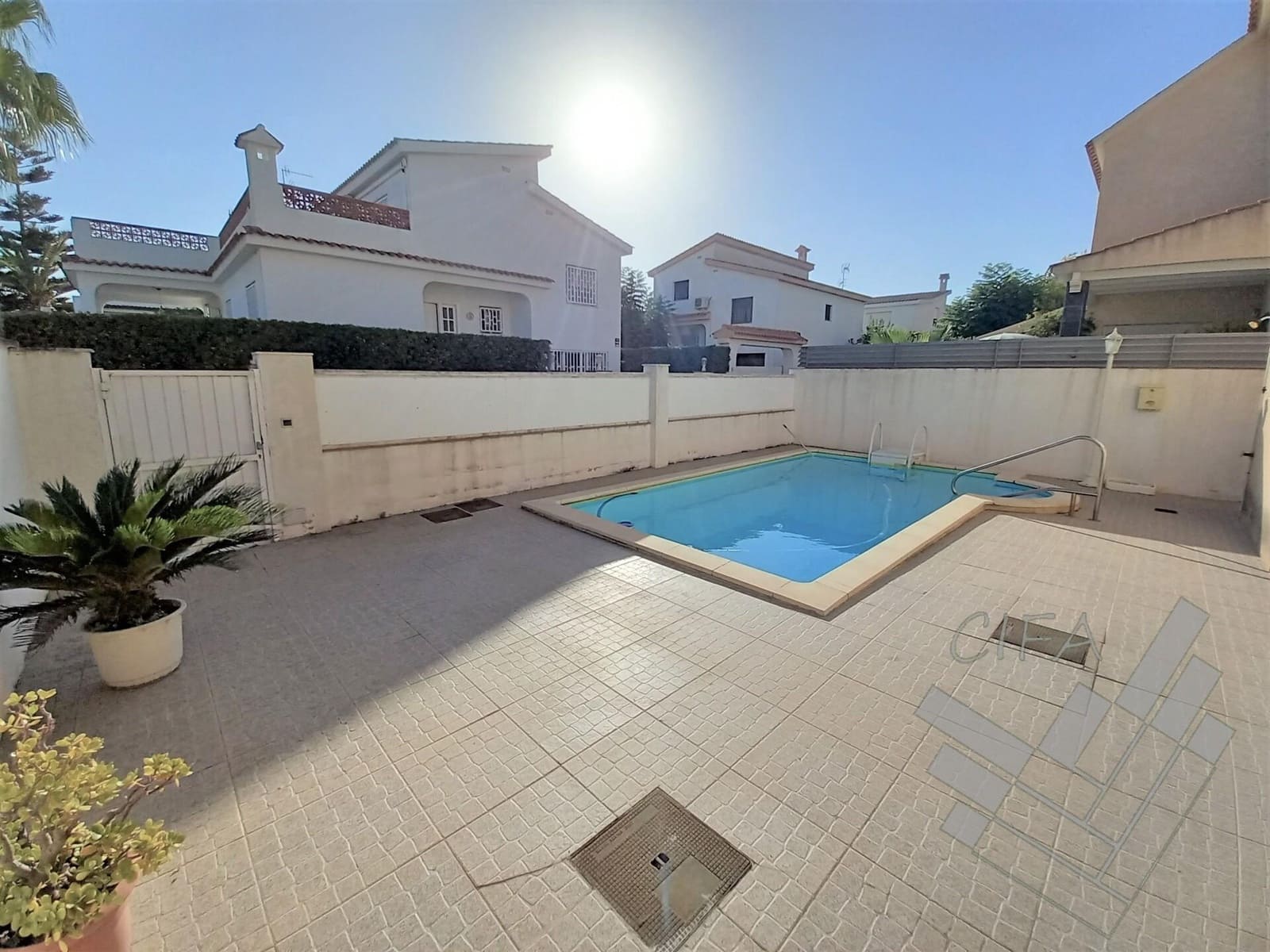 5 bedroom Villa for sale in Vinaros with garage - € 475,000 (Ref: 9382899)
