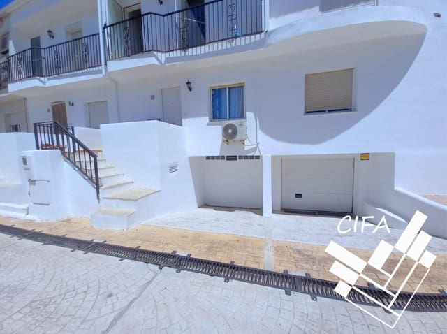 2 bedroom Terraced Villa for sale in Vinaròs with garage - € 175,000 (Ref: 9382900)