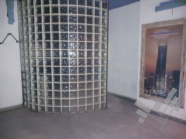 Commercial for sale in Vinaròs - € 125,000 (Ref: 9382902)