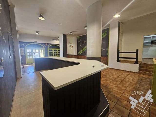 Commercial for sale in Vinaròs - € 130,000 (Ref: 9382904)