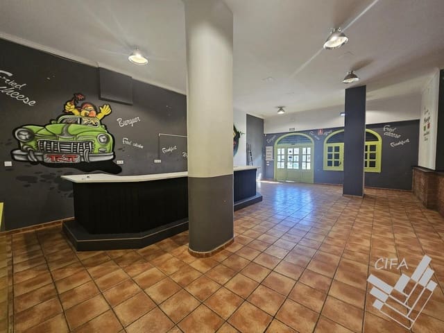 Commercial for sale in Vinaròs - € 130,000 (Ref: 9382904)