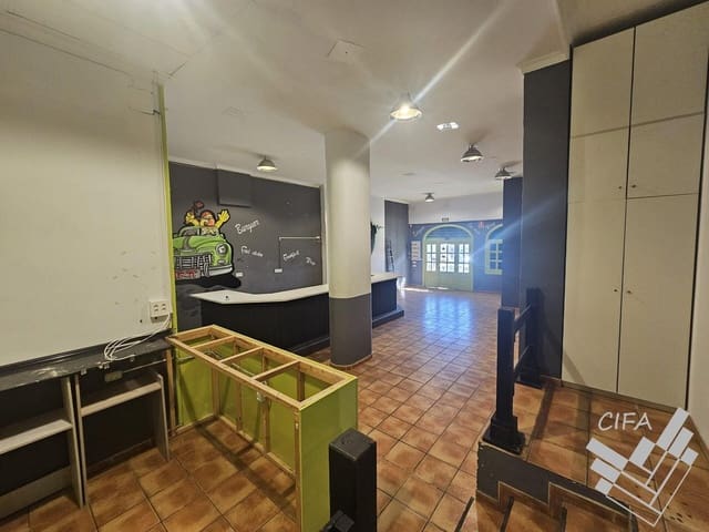 Commercial for sale in Vinaròs - € 130,000 (Ref: 9382904)