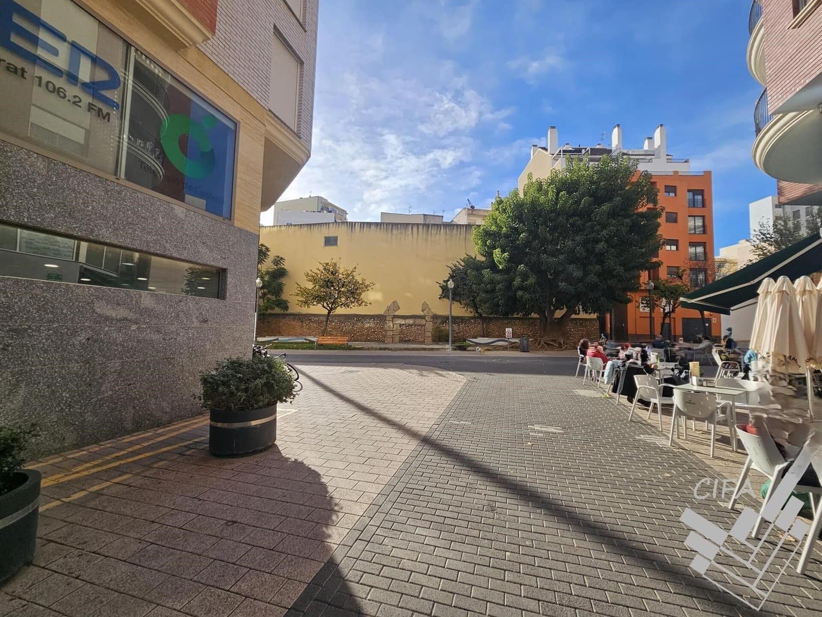 Commercial for sale in Vinaros - € 170,000 (Ref: 9382905)