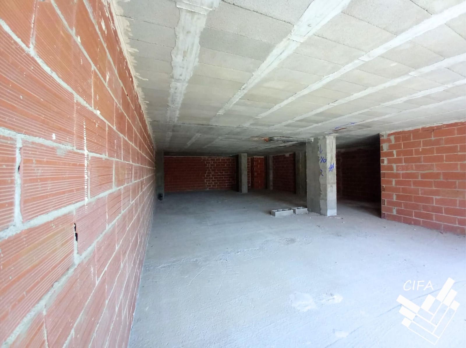 Commercial for sale in Vinaros - € 80,500 (Ref: 9382908)