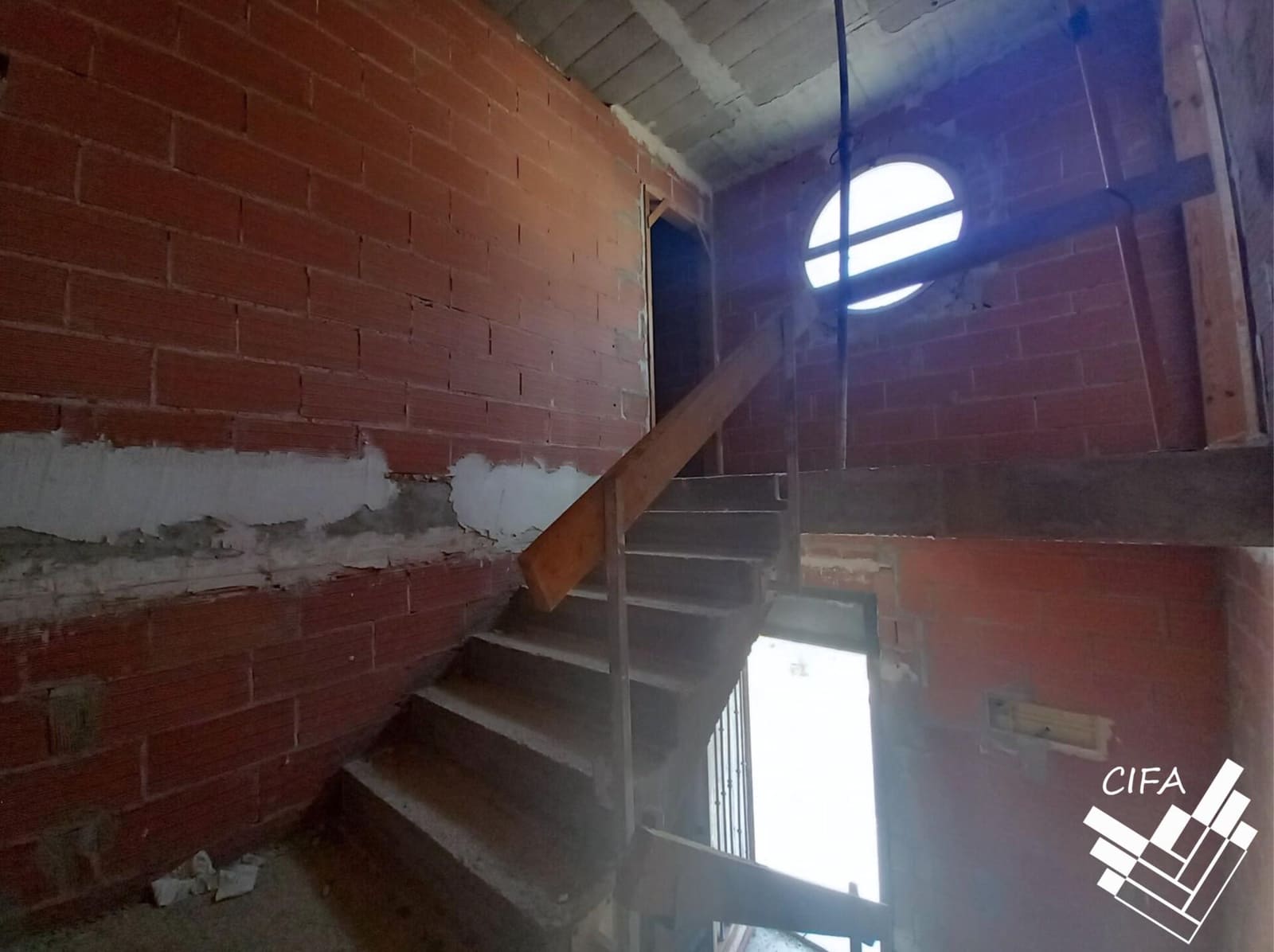 Commercial for sale in Vinaros - € 80,500 (Ref: 9382908)