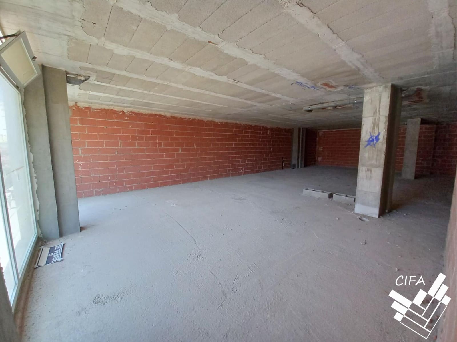 Commercial for sale in Vinaros - € 80,500 (Ref: 9382908)