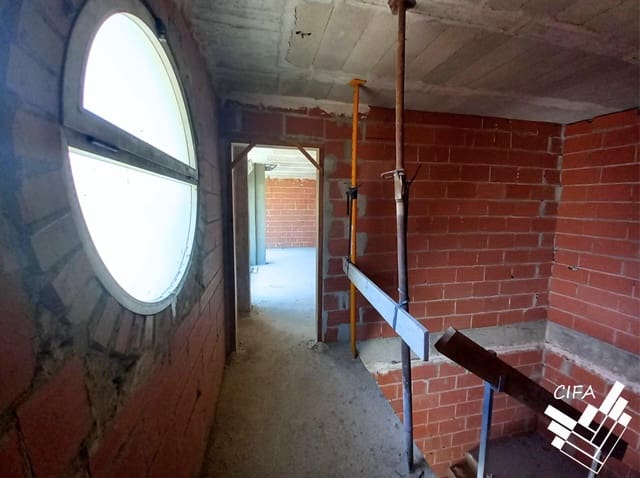 Commercial for sale in Vinaròs - € 80,500 (Ref: 9382908)