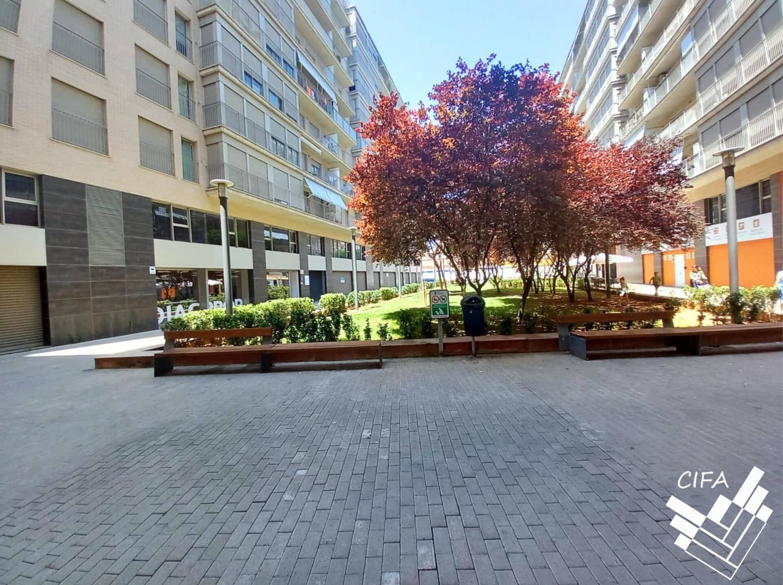 Commercial for sale in Vinaros - € 80,500 (Ref: 9382908)