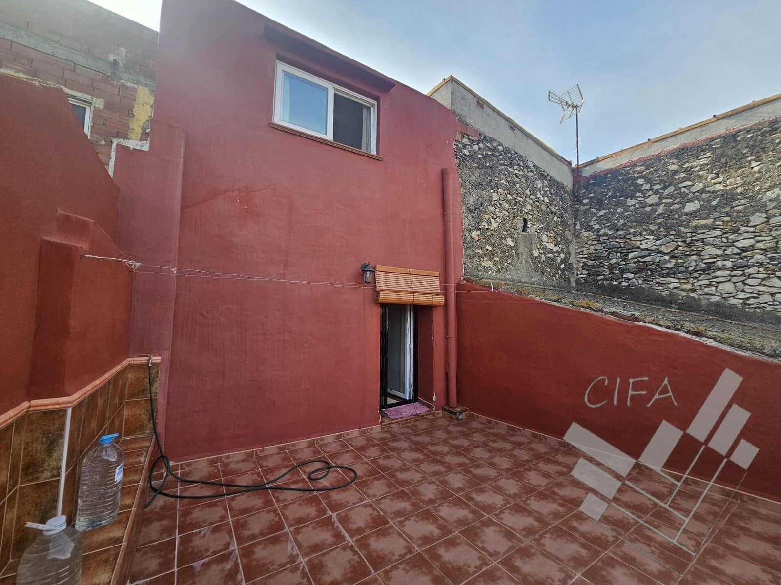 4 soverom Hus til salgs i Calig med garasje - € 198 000 (Ref: 9382914)