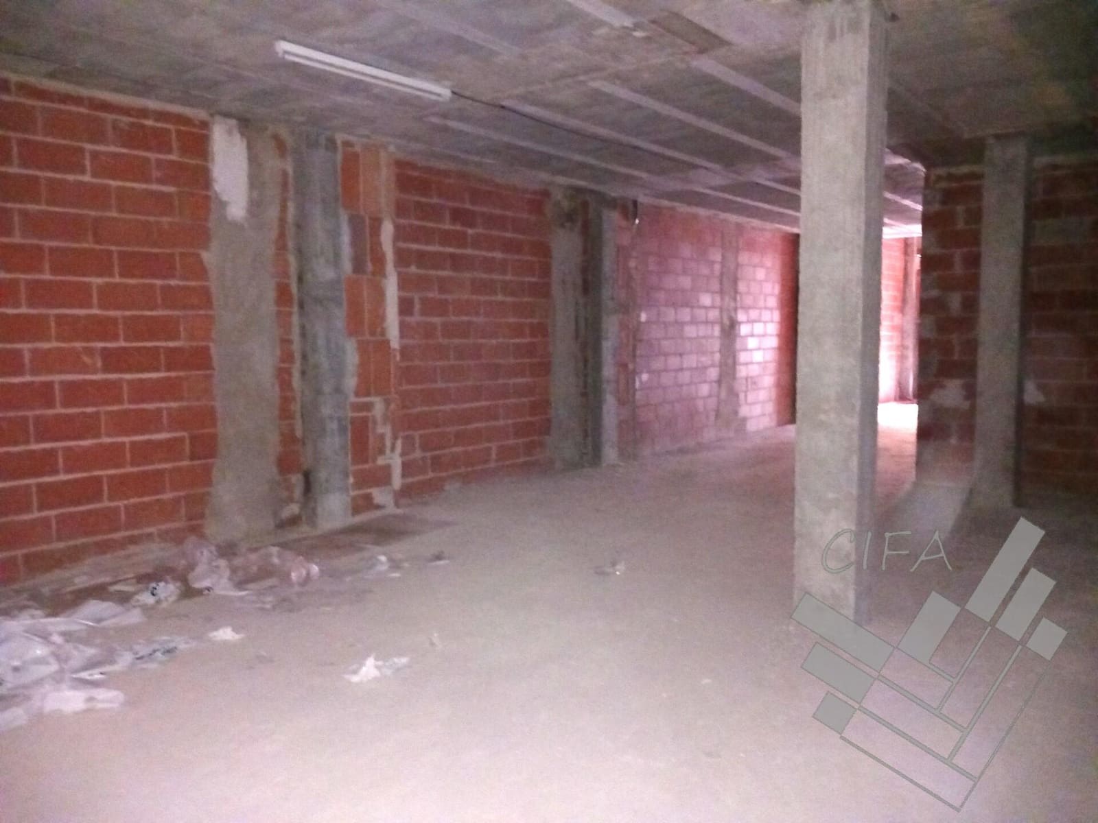 Commercial for sale in Vinaros - € 69,000 (Ref: 9382920)