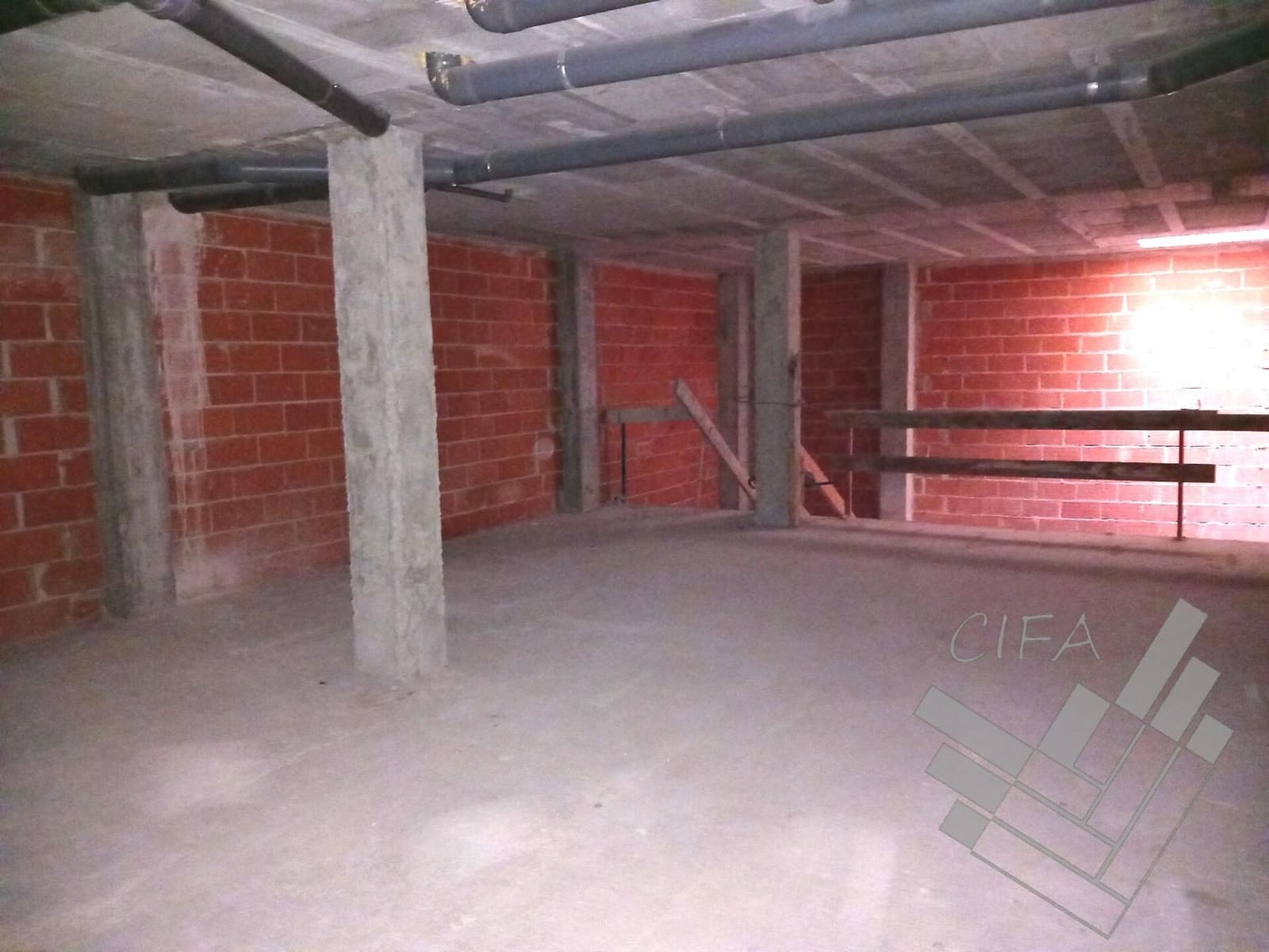 Commercial for sale in Vinaros - € 69,000 (Ref: 9382920)