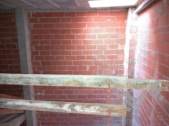 Kaupallinen myytävänä paikassa Vinaròs - 69 000 € (Ref: 9382920)