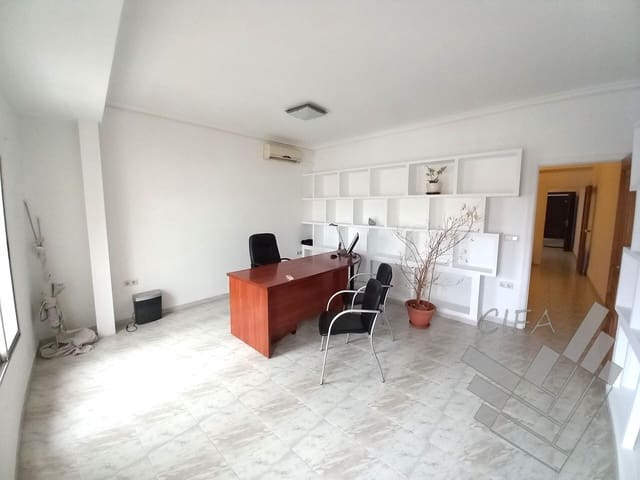 2 bedroom Office for rent in Vinaròs - € 400 (Ref: 9382926)