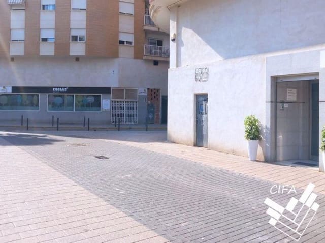 Commercieel te huur in Vinaròs - € 750 (Ref: 9382927)