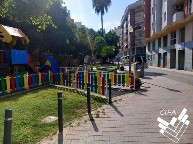 Commercieel te huur in Vinaròs - € 750 (Ref: 9382927)