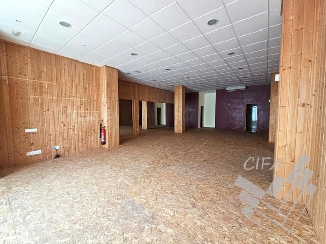 Commercial for sale in Vinaròs - € 60,000 (Ref: 9382928)