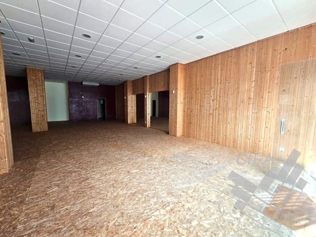 Commercial for sale in Vinaròs - € 60,000 (Ref: 9382928)