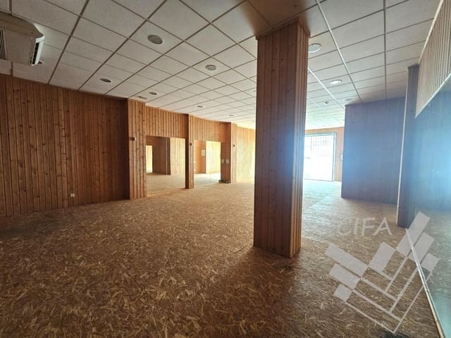 Commercial for sale in Vinaròs - € 60,000 (Ref: 9382928)