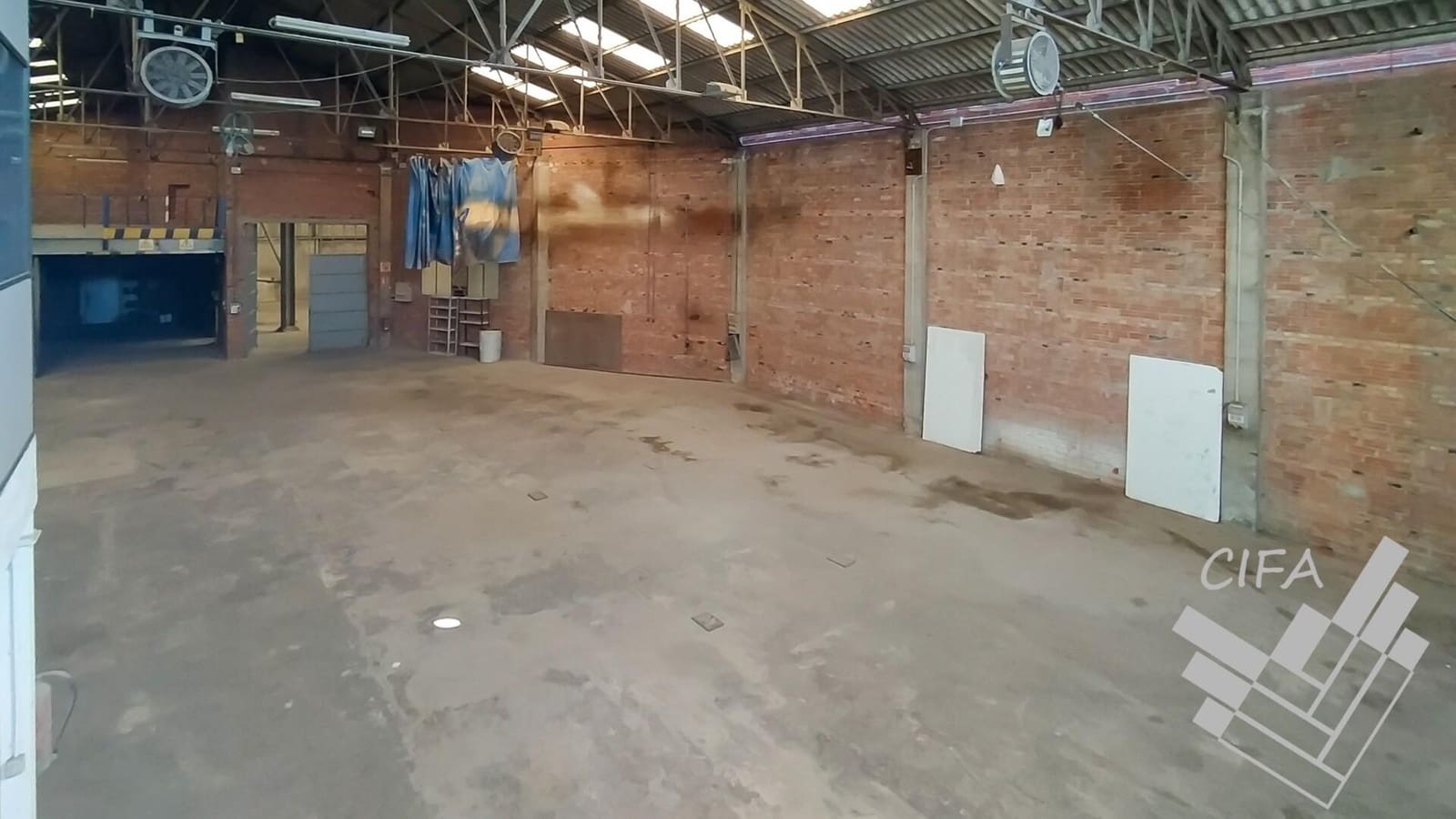 Business for sale in Vinaros - € 625,000 (Ref: 9382929)