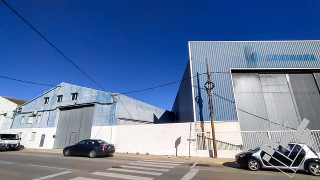 Business for sale in Vinaròs - € 625,000 (Ref: 9382929)