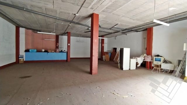 Commercial for sale in Vinaròs - € 120,000 (Ref: 9382941)