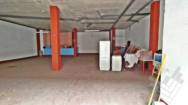 Commercial for sale in Vinaròs - € 120,000 (Ref: 9382941)