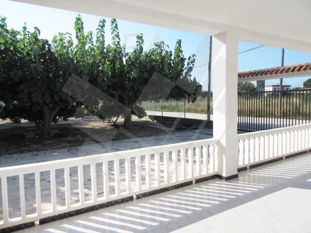 3 bedroom Finca/Country House for sale in Vinaros - € 550,000 (Ref: 9382942)