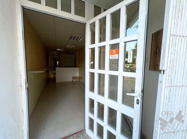 3 makuuhuone Kaupallinen vuokrattavana paikassa Vinaròs - 650 € (Ref: 9382949)