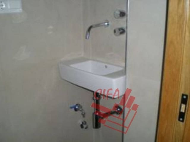 Commercial for sale in Vinaròs - € 81,000 (Ref: 9382950)