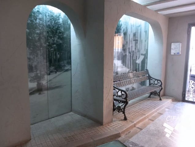 Commercial for sale in Vinaròs - € 81,000 (Ref: 9382950)