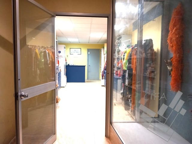 1 bedroom Commercial for sale in Vinaròs - € 70,000 (Ref: 9382952)