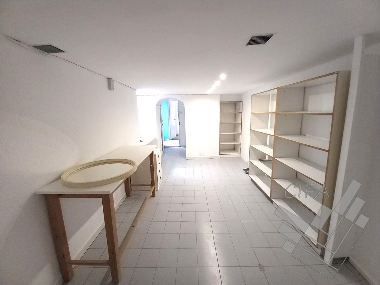 1 bedroom Commercial for rent in Vinaros - € 1,000 (Ref: 9382966)