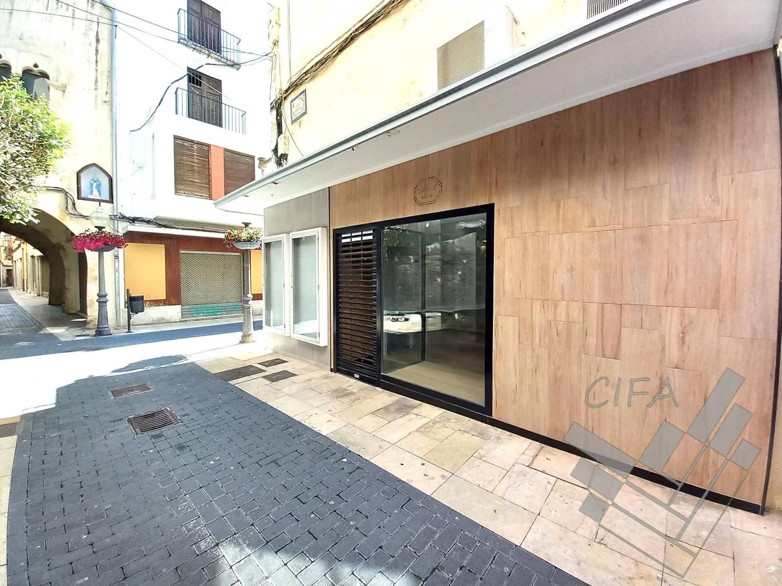 1 bedroom Commercial for rent in Vinaros - € 1,000 (Ref: 9382966)